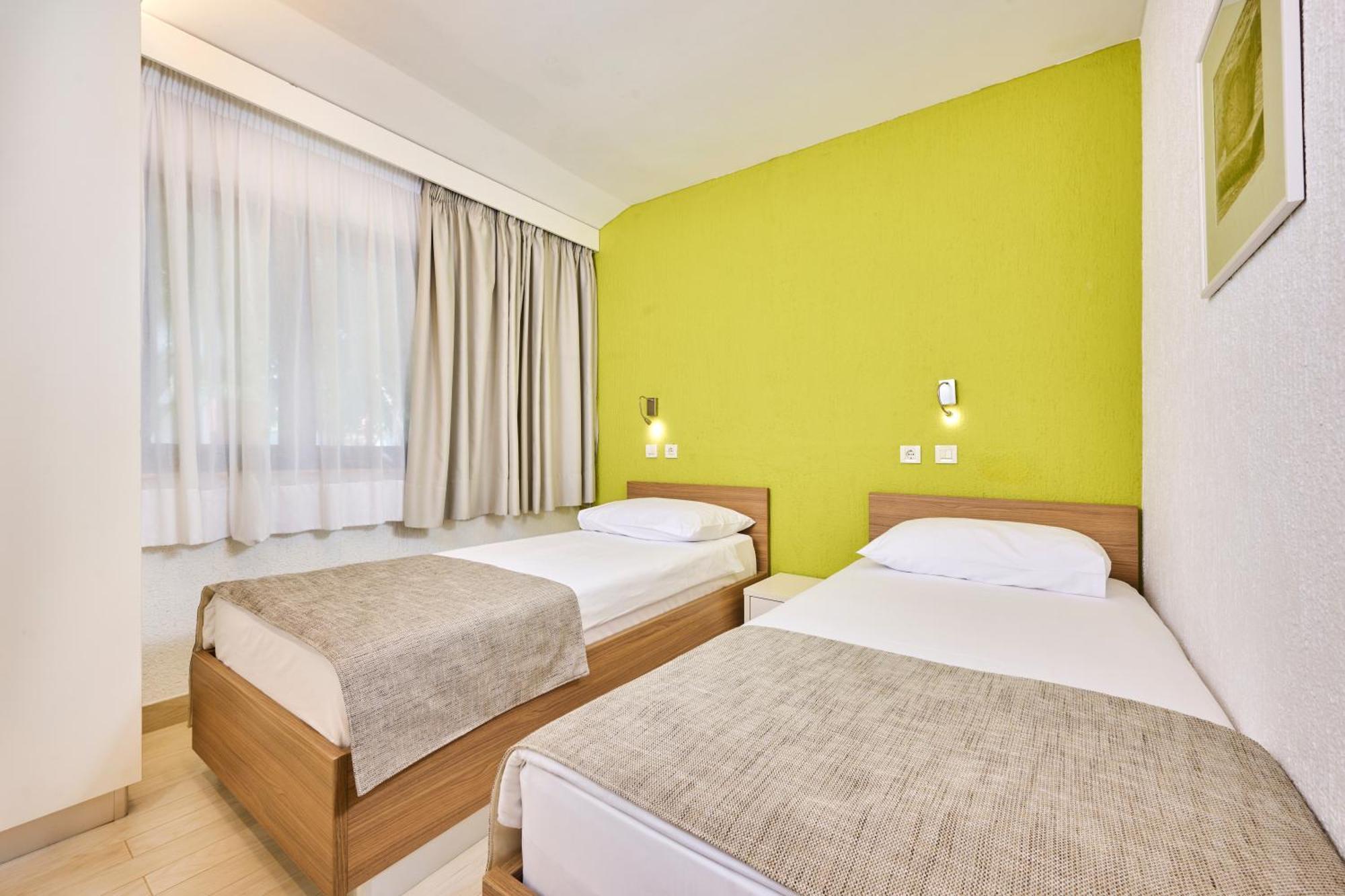 Apartments Galijot Plava Laguna ポレッチ エクステリア 写真
